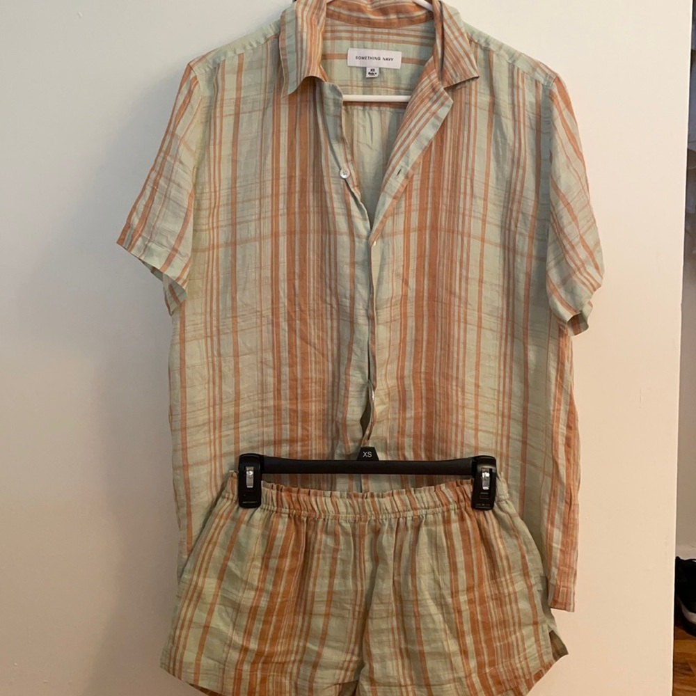 COPY - Something Navy XS Short Sleeve Button Down Set